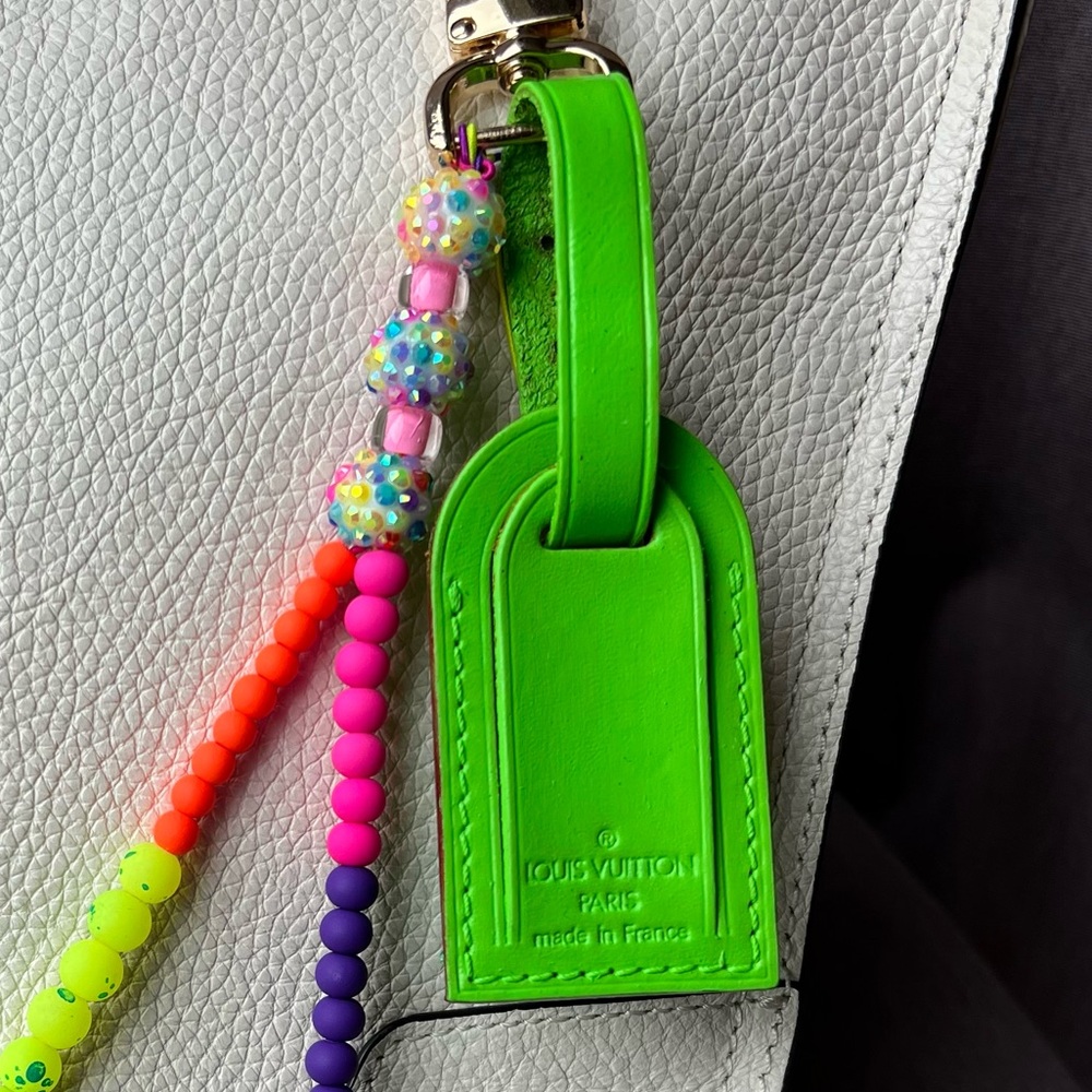 🆕 Louis Vuitton Bag Charm Takashi Murakami Neon Green Rainbow Name Luggage Tag - Picture 6 of 17